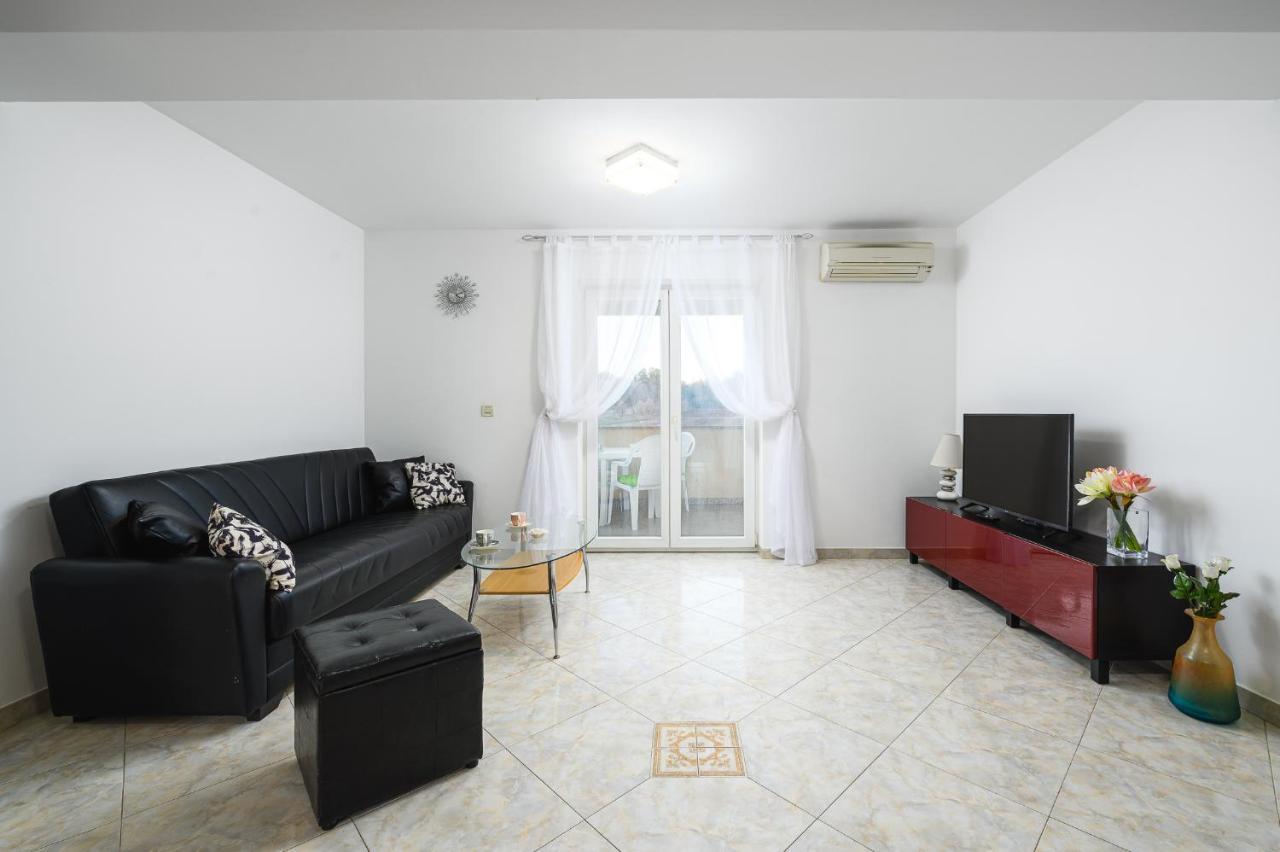 Stancija Amorozo 6 Apartamento Poreč